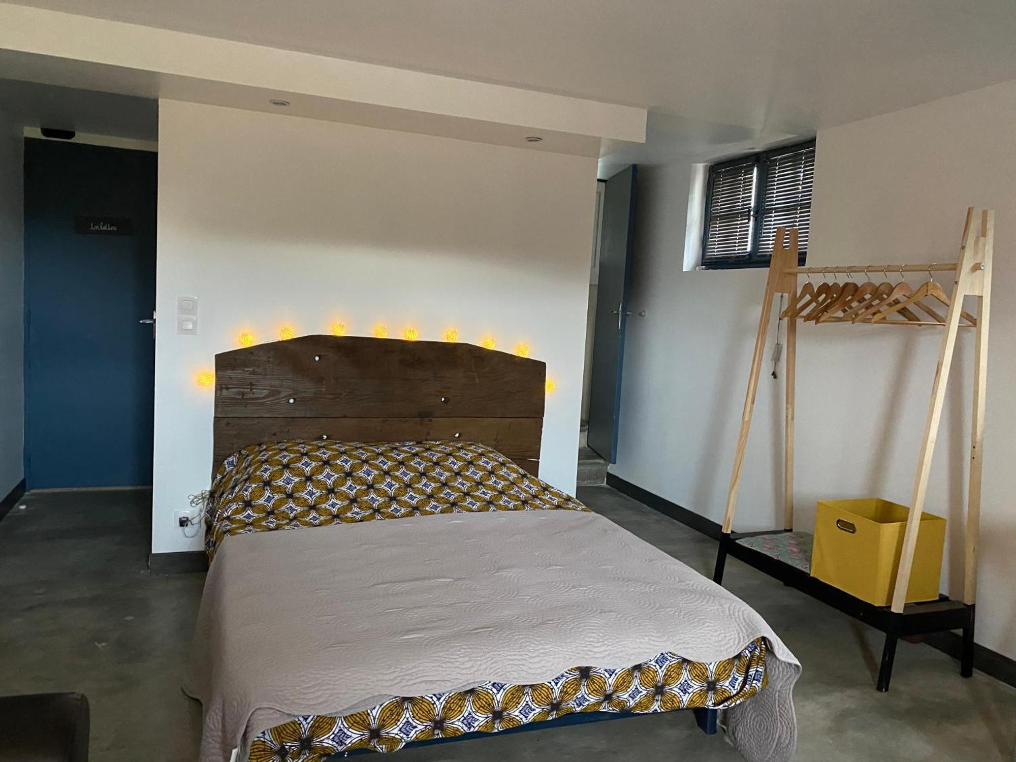 Chambre D'Hotes 2P, Gestion Libre, Espace Piscine Partage Alba-la-Romaine Luaran gambar